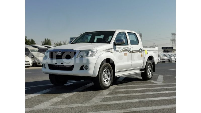 Big with watermark toyota hilux ashanti import dubai 17217