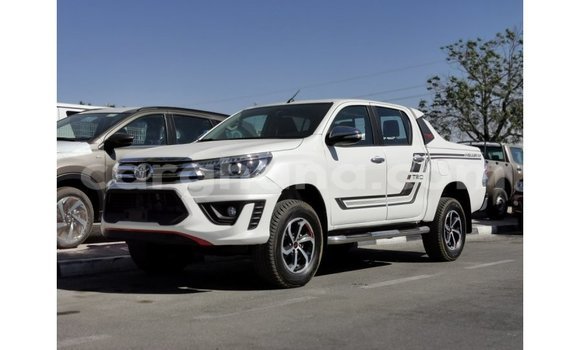 Sayi Imported Toyota Hilux White Mota in Import - Dubai a Ashanti Sayi Imported Toyota Hilux White Mota in Import - Dubai a Ashanti