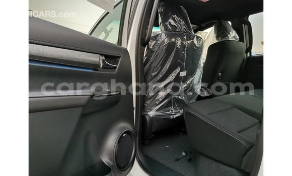 Sayi Imported Toyota Hilux White Mota in Import - Dubai a Ashanti Sayi Imported Toyota Hilux White Mota in Import - Dubai a Ashanti