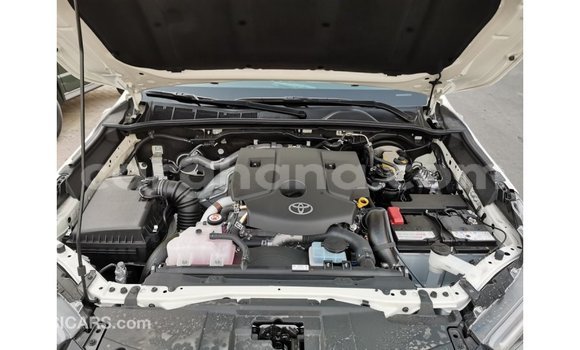Sayi Imported Toyota Hilux White Mota in Import - Dubai a Ashanti Sayi Imported Toyota Hilux White Mota in Import - Dubai a Ashanti
