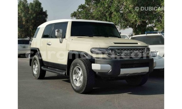 Ra Imported Toyota FJ Cruiser Alagara Ọkọ̀ in Import - Dubai ni Ashanti Ra Imported Toyota FJ Cruiser Alagara Ọkọ̀ in Import - Dubai ni Ashanti