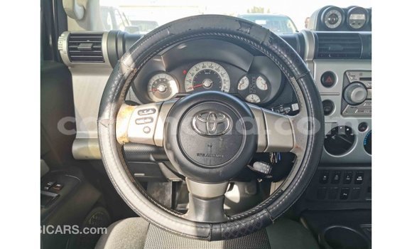Ra Imported Toyota FJ Cruiser Alagara Ọkọ̀ in Import - Dubai ni Ashanti Ra Imported Toyota FJ Cruiser Alagara Ọkọ̀ in Import - Dubai ni Ashanti