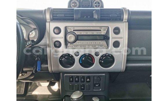 Ra Imported Toyota FJ Cruiser Alagara Ọkọ̀ in Import - Dubai ni Ashanti Ra Imported Toyota FJ Cruiser Alagara Ọkọ̀ in Import - Dubai ni Ashanti