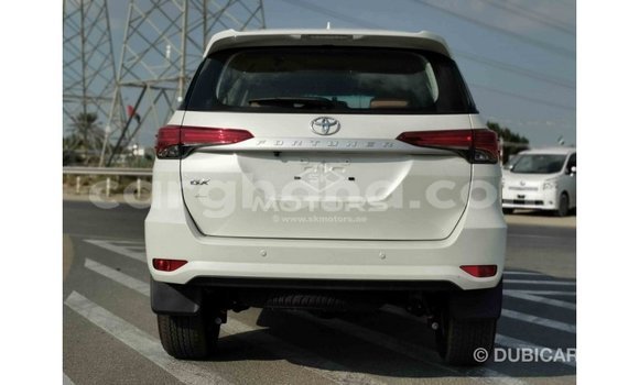 Sayi Imported Toyota Fortuner White Mota in Import - Dubai a Ashanti Sayi Imported Toyota Fortuner White Mota in Import - Dubai a Ashanti