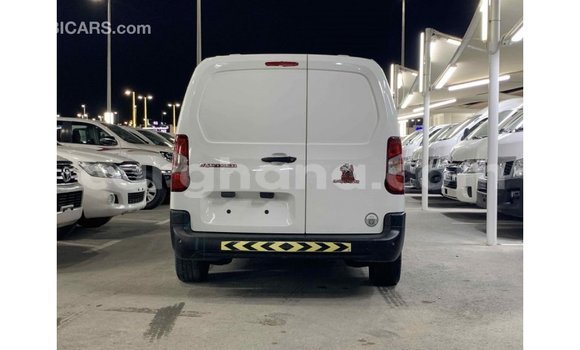 Sayi Imported Peugeot Partner White Mota in Import - Dubai a Ashanti Sayi Imported Peugeot Partner White Mota in Import - Dubai a Ashanti
