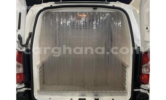 Sayi Imported Peugeot Partner White Mota in Import - Dubai a Ashanti Sayi Imported Peugeot Partner White Mota in Import - Dubai a Ashanti