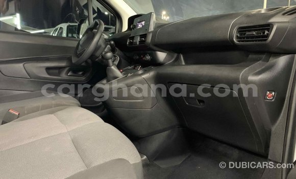 Sayi Imported Peugeot Partner White Mota in Import - Dubai a Ashanti Sayi Imported Peugeot Partner White Mota in Import - Dubai a Ashanti