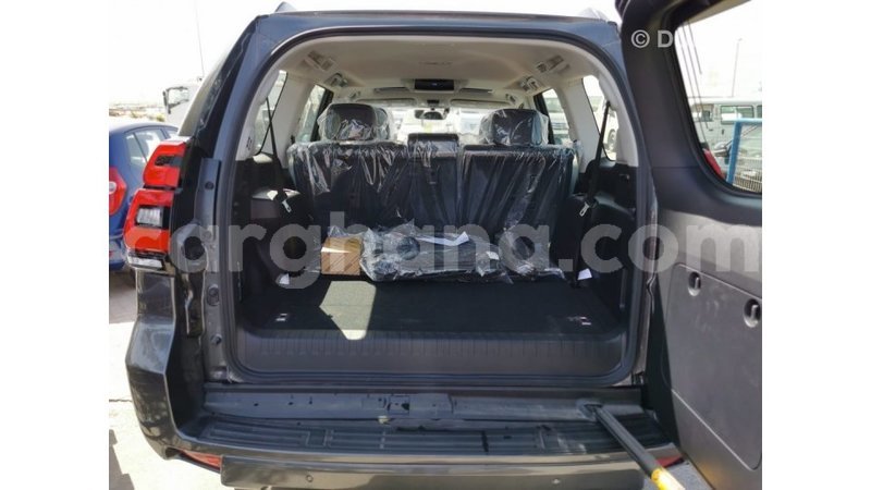 Big with watermark toyota prado ashanti import dubai 17319