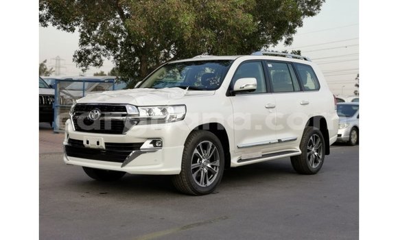 Buy Import Toyota Land Cruiser White Car in Import - Dubai in Ashanti Buy Import Toyota Land Cruiser White Car in Import - Dubai in Ashanti