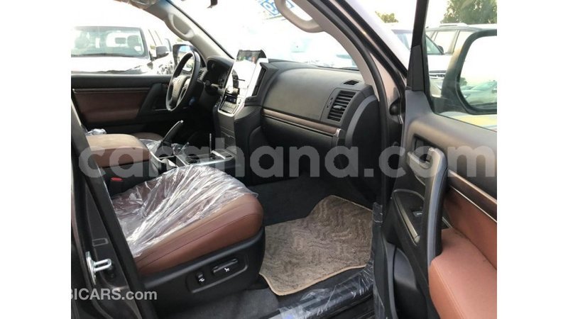 Big with watermark toyota land cruiser ashanti import dubai 17327