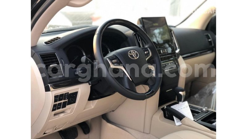 Big with watermark toyota land cruiser ashanti import dubai 17332