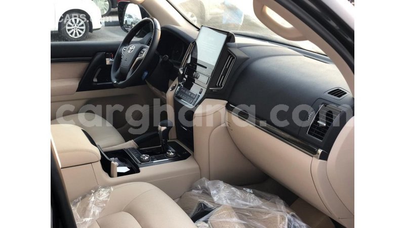 Big with watermark toyota land cruiser ashanti import dubai 17332