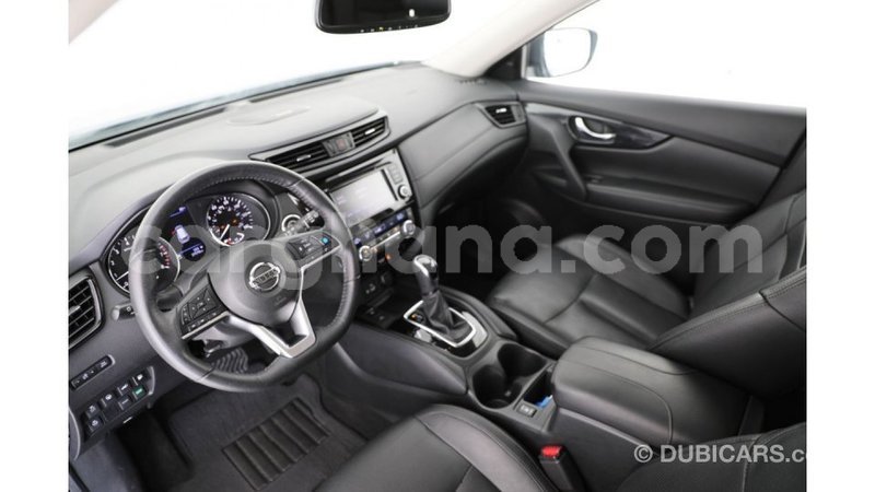 Big with watermark nissan rogue ashanti import dubai 17361