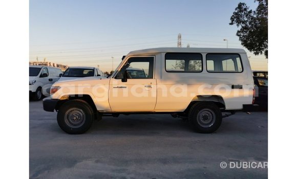 Buy Import Toyota Land Cruiser White Car in Import - Dubai in Ashanti Buy Import Toyota Land Cruiser White Car in Import - Dubai in Ashanti