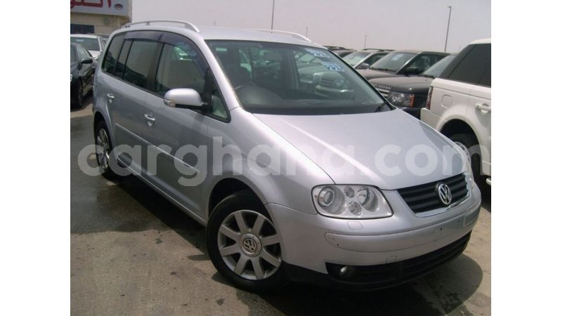 Big with watermark volkswagen touran ashanti import dubai 17372