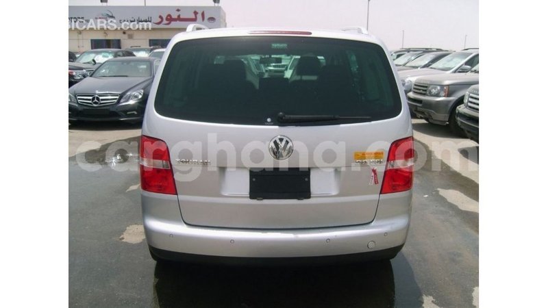 Big with watermark volkswagen touran ashanti import dubai 17372