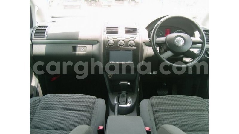 Big with watermark volkswagen touran ashanti import dubai 17372