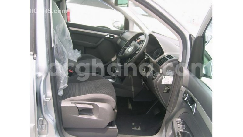 Big with watermark volkswagen touran ashanti import dubai 17372