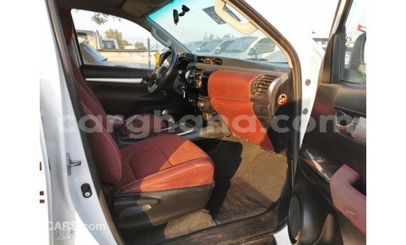 Buy Import Toyota Hilux White Car in Import - Dubai in Ashanti Buy Import Toyota Hilux White Car in Import - Dubai in Ashanti