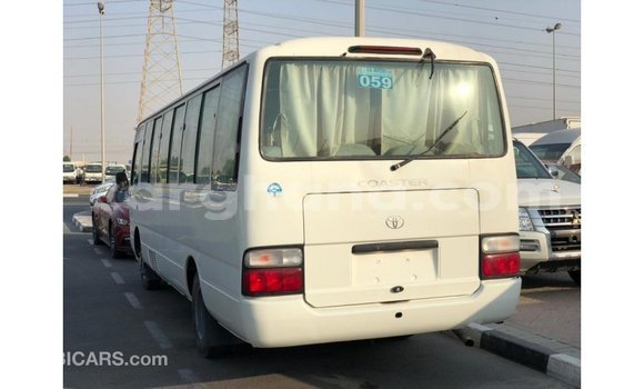 Ra Imported Toyota Coaster funfun Ọkọ̀ in Import - Dubai ni Ashanti Ra Imported Toyota Coaster funfun Ọkọ̀ in Import - Dubai ni Ashanti