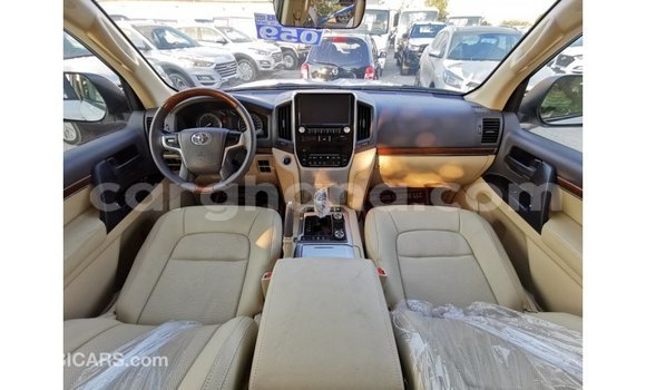 Buy Import Toyota Land Cruiser White Car in Import - Dubai in Ashanti Buy Import Toyota Land Cruiser White Car in Import - Dubai in Ashanti