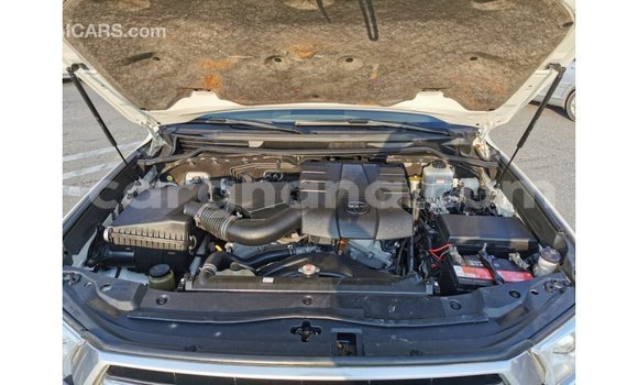 Buy Import Toyota Land Cruiser White Car in Import - Dubai in Ashanti Buy Import Toyota Land Cruiser White Car in Import - Dubai in Ashanti