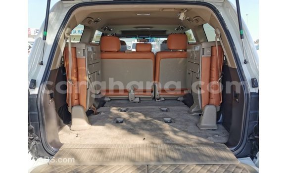 Buy Import Toyota Land Cruiser White Car in Import - Dubai in Ashanti Buy Import Toyota Land Cruiser White Car in Import - Dubai in Ashanti