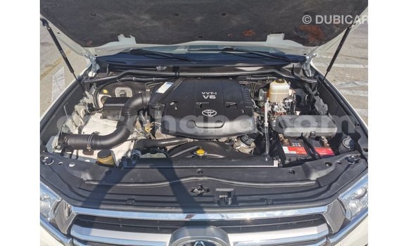 Buy Import Toyota Land Cruiser White Car in Import - Dubai in Ashanti Buy Import Toyota Land Cruiser White Car in Import - Dubai in Ashanti