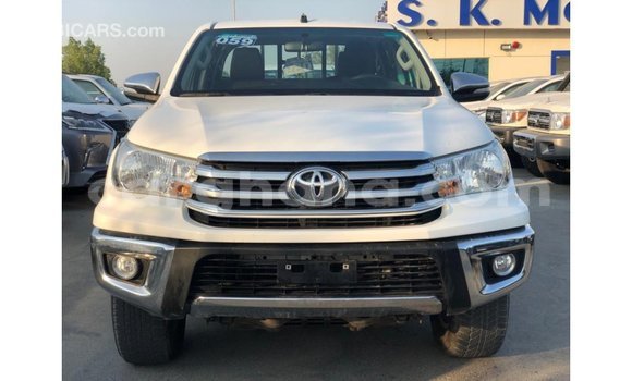 Ra Imported Toyota Hilux funfun Ọkọ̀ in Import - Dubai ni Ashanti Ra Imported Toyota Hilux funfun Ọkọ̀ in Import - Dubai ni Ashanti