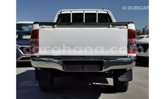 Sayi Imported Toyota Hilux White Mota in Import - Dubai a Ashanti Sayi Imported Toyota Hilux White Mota in Import - Dubai a Ashanti