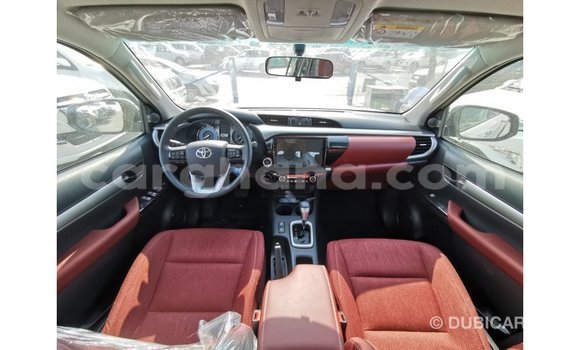 Sayi Imported Toyota Hilux White Mota in Import - Dubai a Ashanti Sayi Imported Toyota Hilux White Mota in Import - Dubai a Ashanti