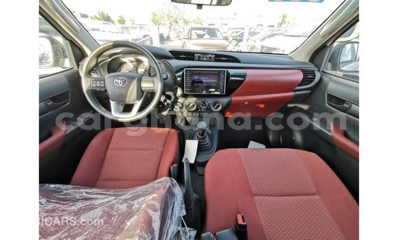 Sayi Imported Toyota Hilux White Mota in Import - Dubai a Ashanti Sayi Imported Toyota Hilux White Mota in Import - Dubai a Ashanti