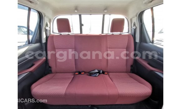 Sayi Imported Toyota Hilux White Mota in Import - Dubai a Ashanti Sayi Imported Toyota Hilux White Mota in Import - Dubai a Ashanti
