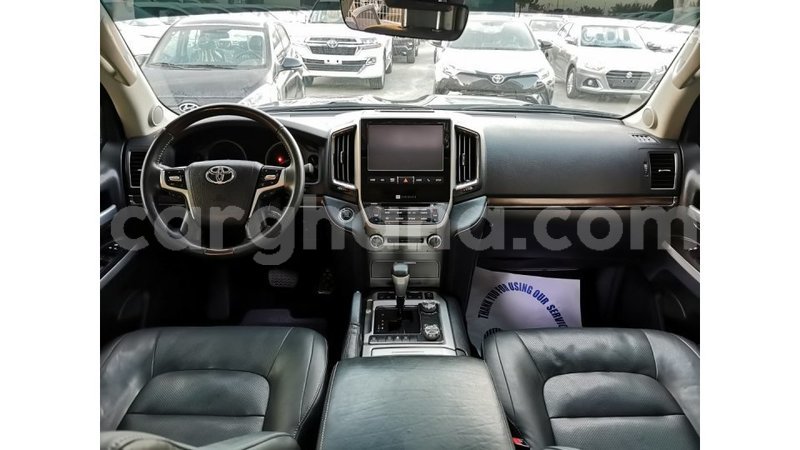 Big with watermark toyota land cruiser ashanti import dubai 17446