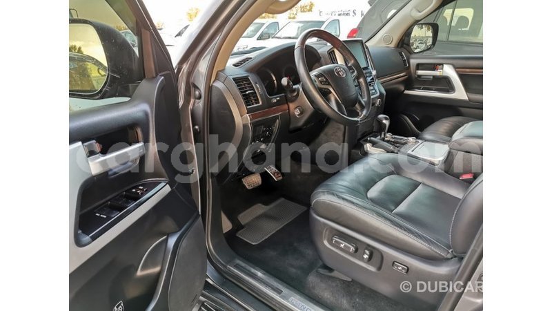 Big with watermark toyota land cruiser ashanti import dubai 17446