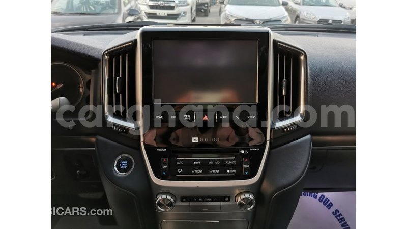 Big with watermark toyota land cruiser ashanti import dubai 17446