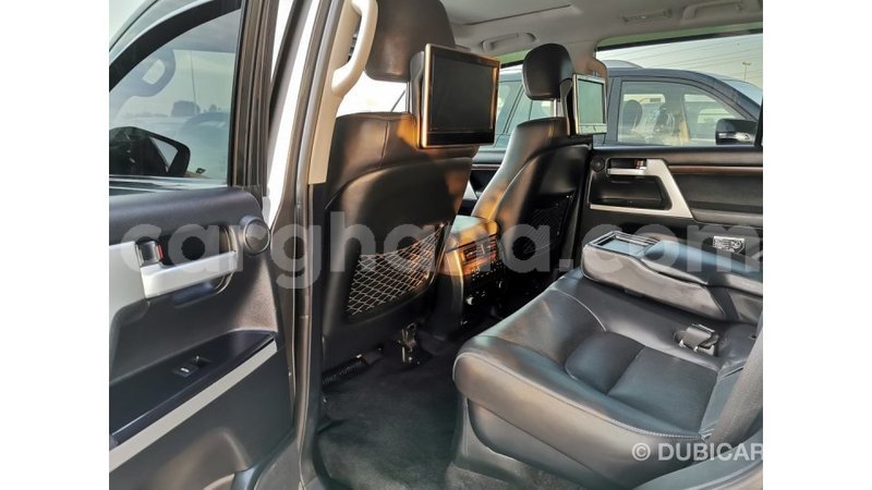 Big with watermark toyota land cruiser ashanti import dubai 17446