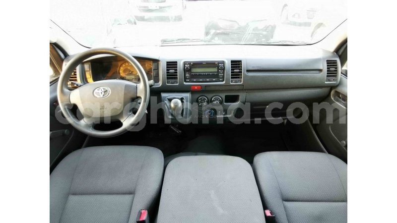 Big with watermark toyota hiace ashanti import dubai 17462