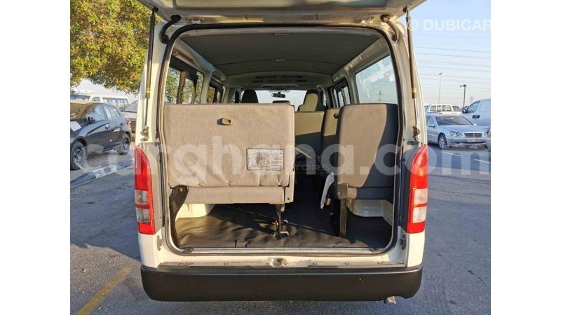 Big with watermark toyota hiace ashanti import dubai 17462