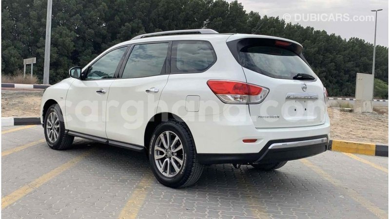 Big with watermark nissan pathfinder ashanti import dubai 17489