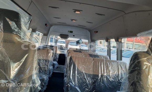 Buy Import Nissan Urvan White Car in Import - Dubai in Ashanti Buy Import Nissan Urvan White Car in Import - Dubai in Ashanti