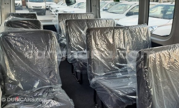 Buy Import Nissan Urvan White Car in Import - Dubai in Ashanti Buy Import Nissan Urvan White Car in Import - Dubai in Ashanti