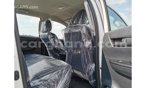 Ra Imported Toyota Hilux funfun Ọkọ̀ in Import - Dubai ni Ashanti Ra Imported Toyota Hilux funfun Ọkọ̀ in Import - Dubai ni Ashanti