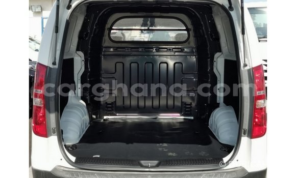 Buy Import Hyundai Accent White Car in Import - Dubai in Ashanti Buy Import Hyundai Accent White Car in Import - Dubai in Ashanti