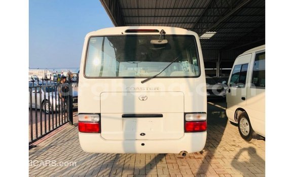 Ra Imported Toyota Coaster funfun Ọkọ̀ in Import - Dubai ni Ashanti Ra Imported Toyota Coaster funfun Ọkọ̀ in Import - Dubai ni Ashanti