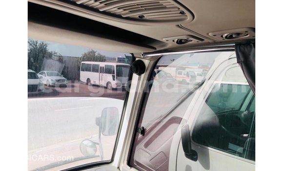 Sayi Imported Toyota Coaster White Mota in Import - Dubai a Ashanti Sayi Imported Toyota Coaster White Mota in Import - Dubai a Ashanti