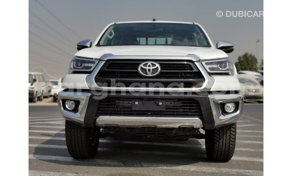 Sayi Imported Toyota Hilux White Mota in Import - Dubai a Ashanti Sayi Imported Toyota Hilux White Mota in Import - Dubai a Ashanti