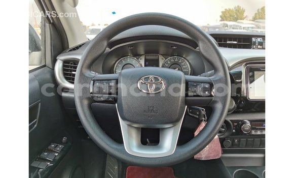 Sayi Imported Toyota Hilux White Mota in Import - Dubai a Ashanti Sayi Imported Toyota Hilux White Mota in Import - Dubai a Ashanti