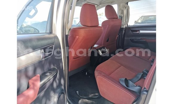 Ra Imported Toyota Hilux funfun Ọkọ̀ in Import - Dubai ni Ashanti Ra Imported Toyota Hilux funfun Ọkọ̀ in Import - Dubai ni Ashanti