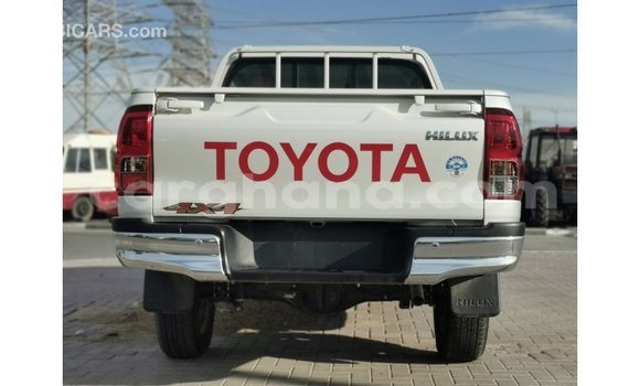 Ra Imported Toyota Hilux funfun Ọkọ̀ in Import - Dubai ni Ashanti Ra Imported Toyota Hilux funfun Ọkọ̀ in Import - Dubai ni Ashanti
